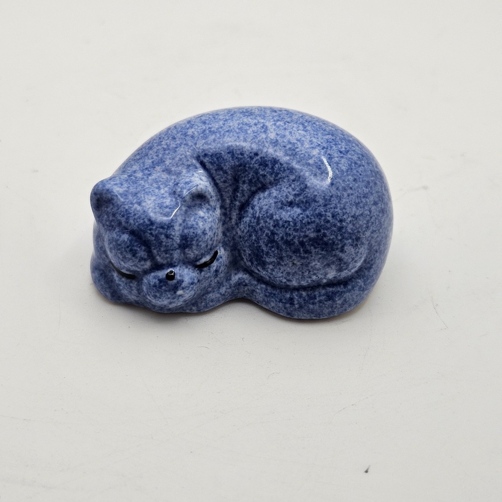 Vintage 1983 Enesco Sleeping Glazed Blue Cat Figurine Ceramic Mini Kitten